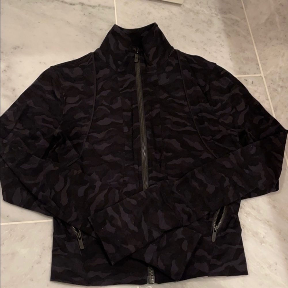 Full freedom nulu camo jacket size 6